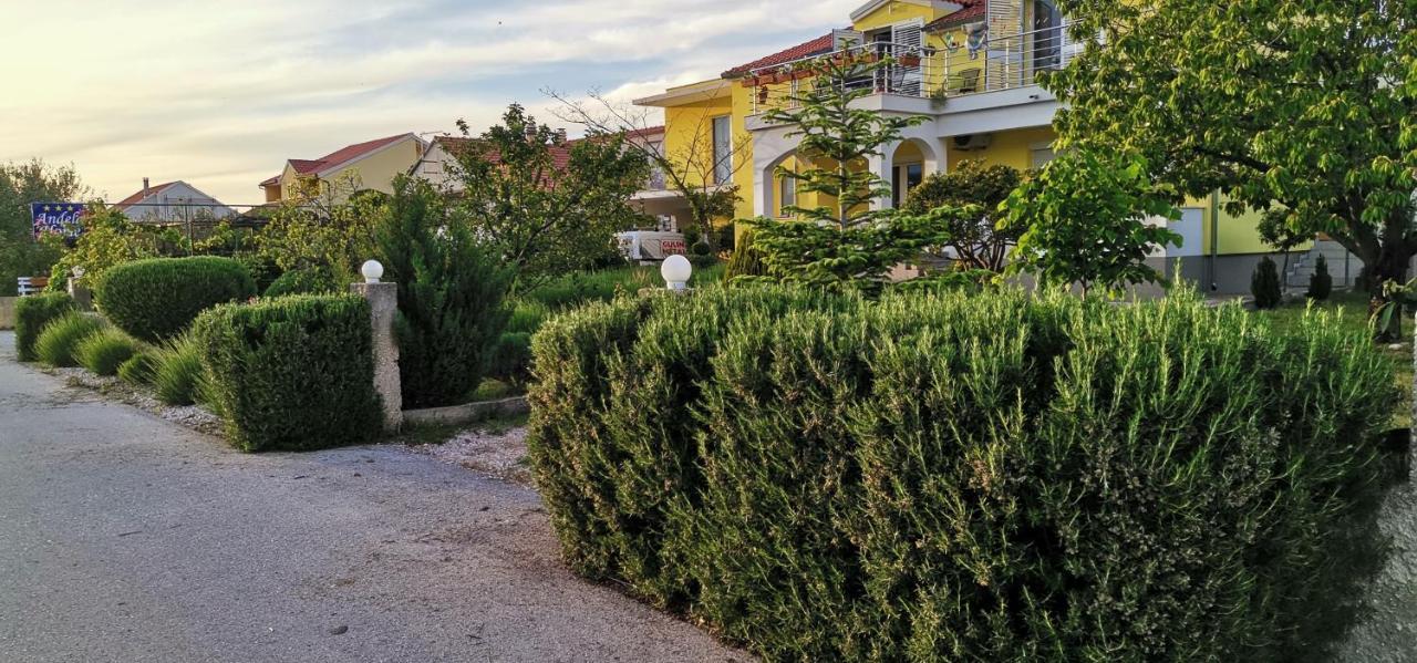 Anđela Home - Krka waterfalls Lozovac Exteriör bild