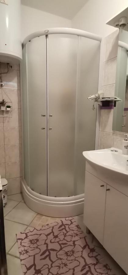 Anđela Home - Krka waterfalls Lozovac Exteriör bild