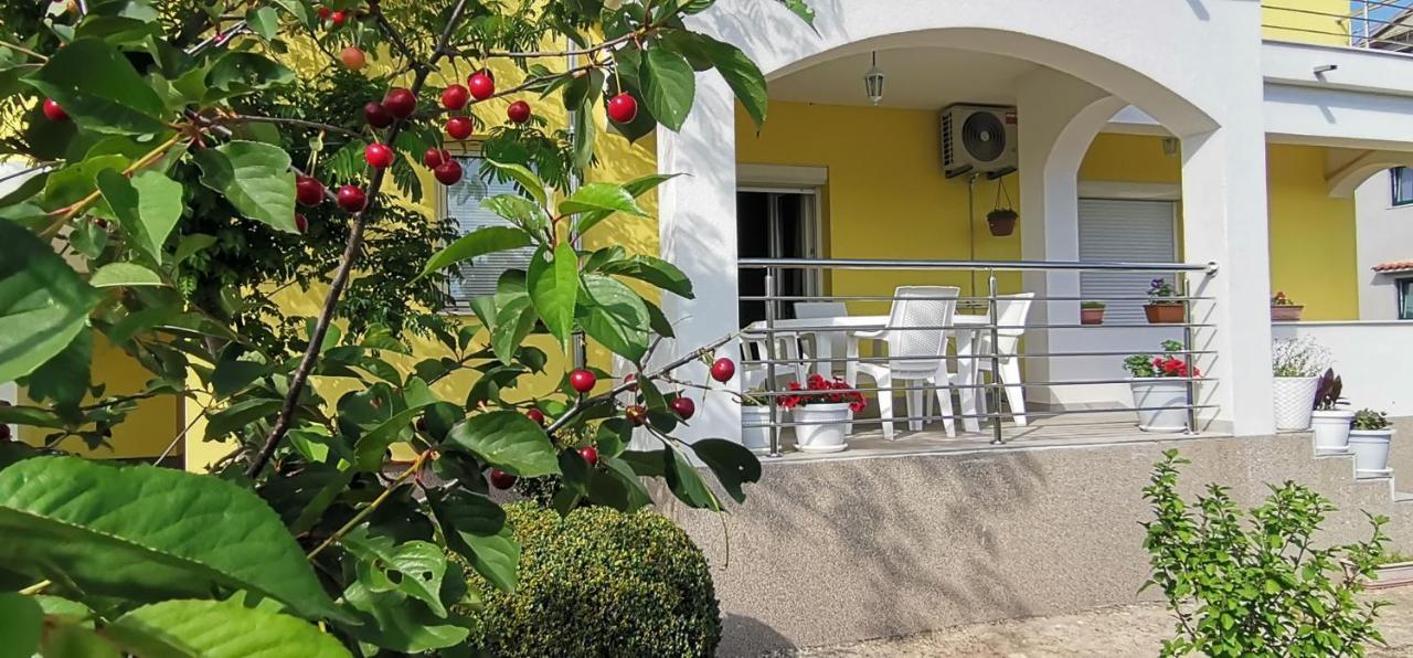 Anđela Home - Krka waterfalls Lozovac Exteriör bild