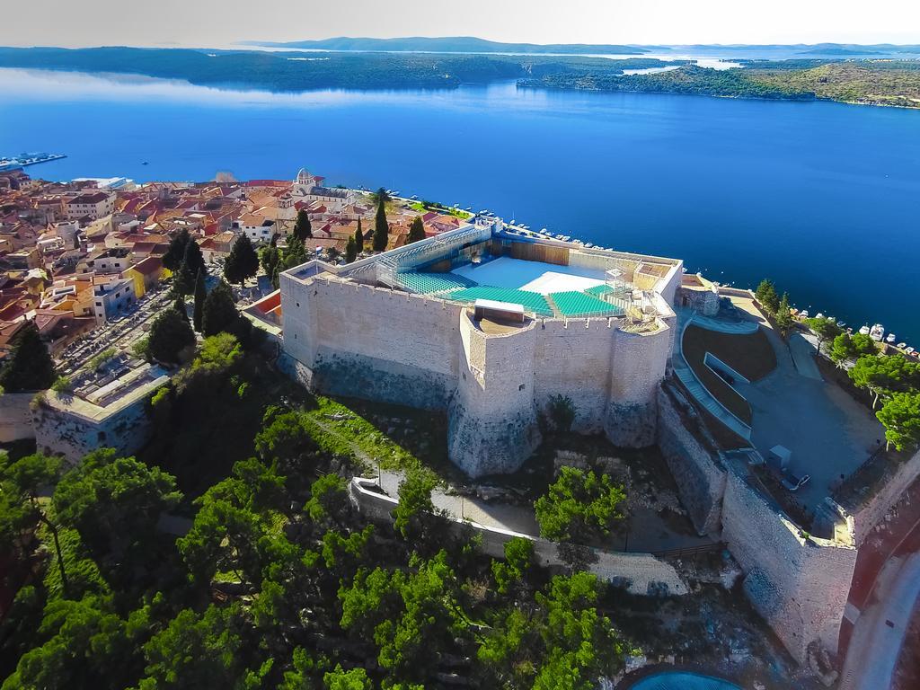 Anđela Home - Krka waterfalls Lozovac Exteriör bild