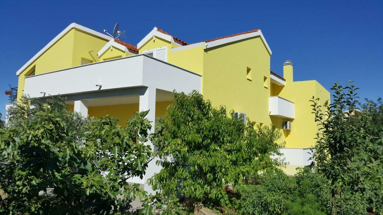 Anđela Home - Krka waterfalls Lozovac Exteriör bild