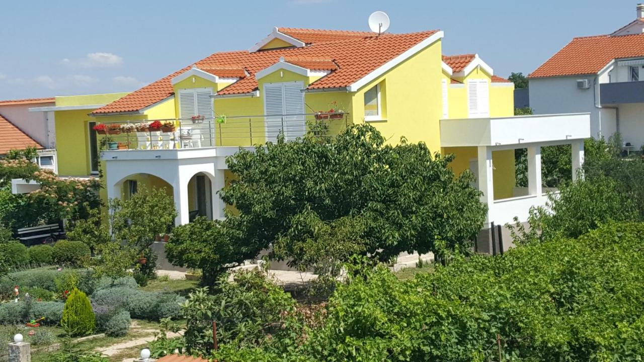 Anđela Home - Krka waterfalls Lozovac Exteriör bild